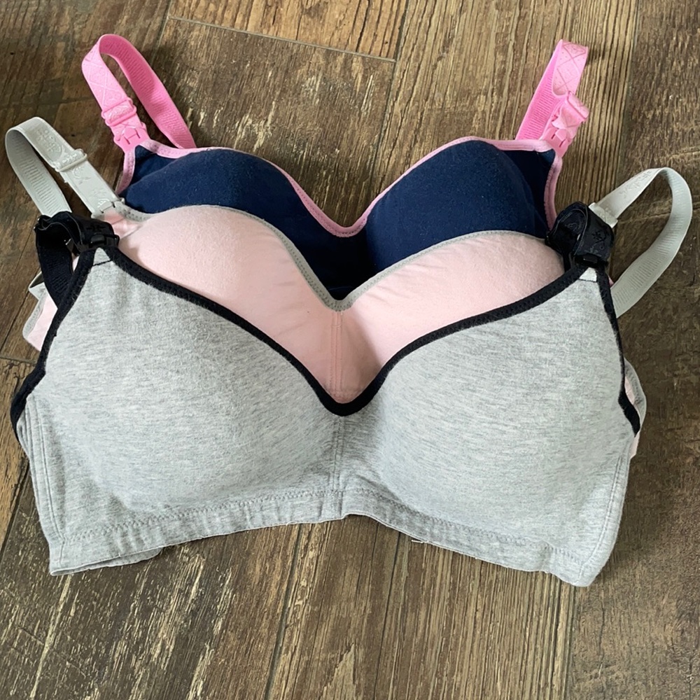 3 Women’s nursing bras